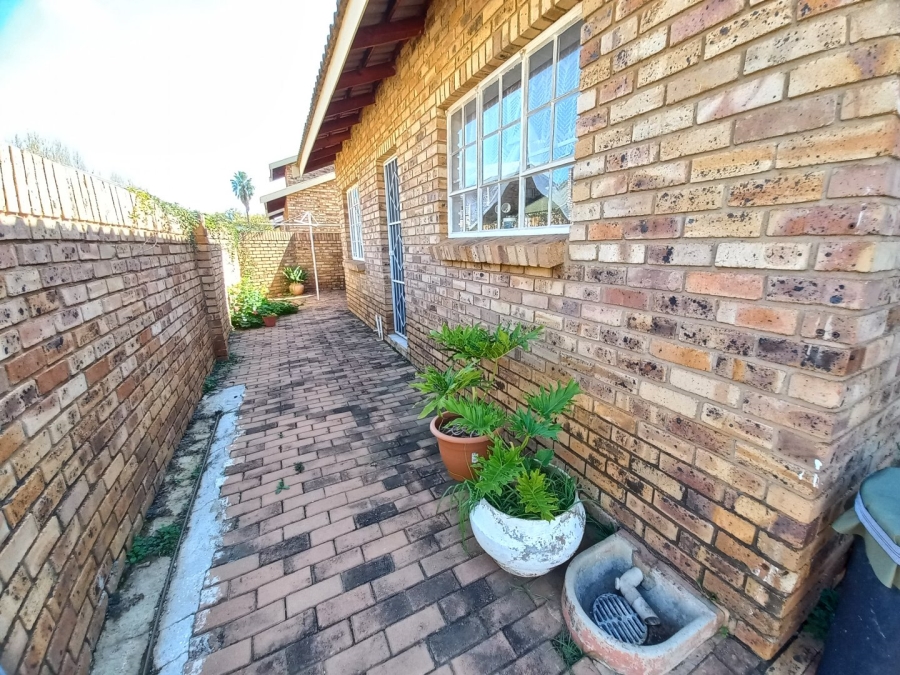 3 Bedroom Property for Sale in Bult South North West